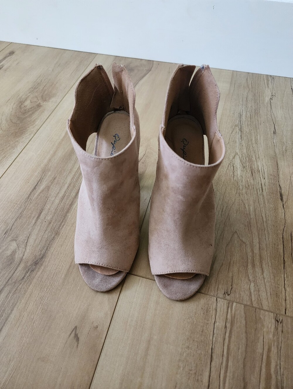 Qupid Open-Toe Suede Mules in Tan